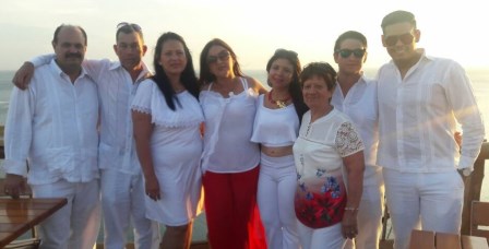 Gustavo Morales, Gerardo Mahecha, Olga Lucía Peralta, la homenajeada Irma Peralta, Juliana Peñaranda, María Inés Ardila, Mauricio Osorio y Gustavo Adolfo Morales Peralta.